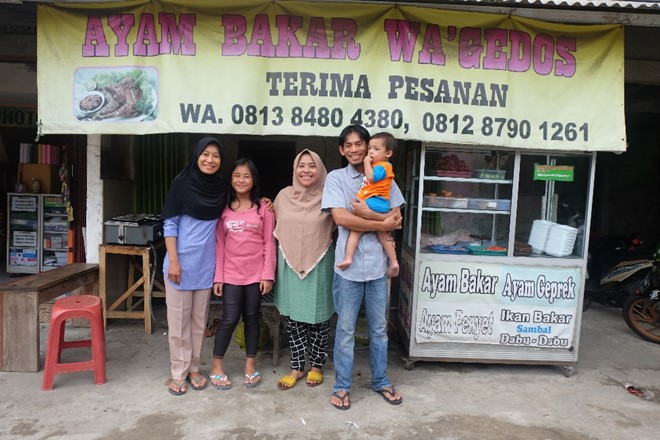 Siti and family