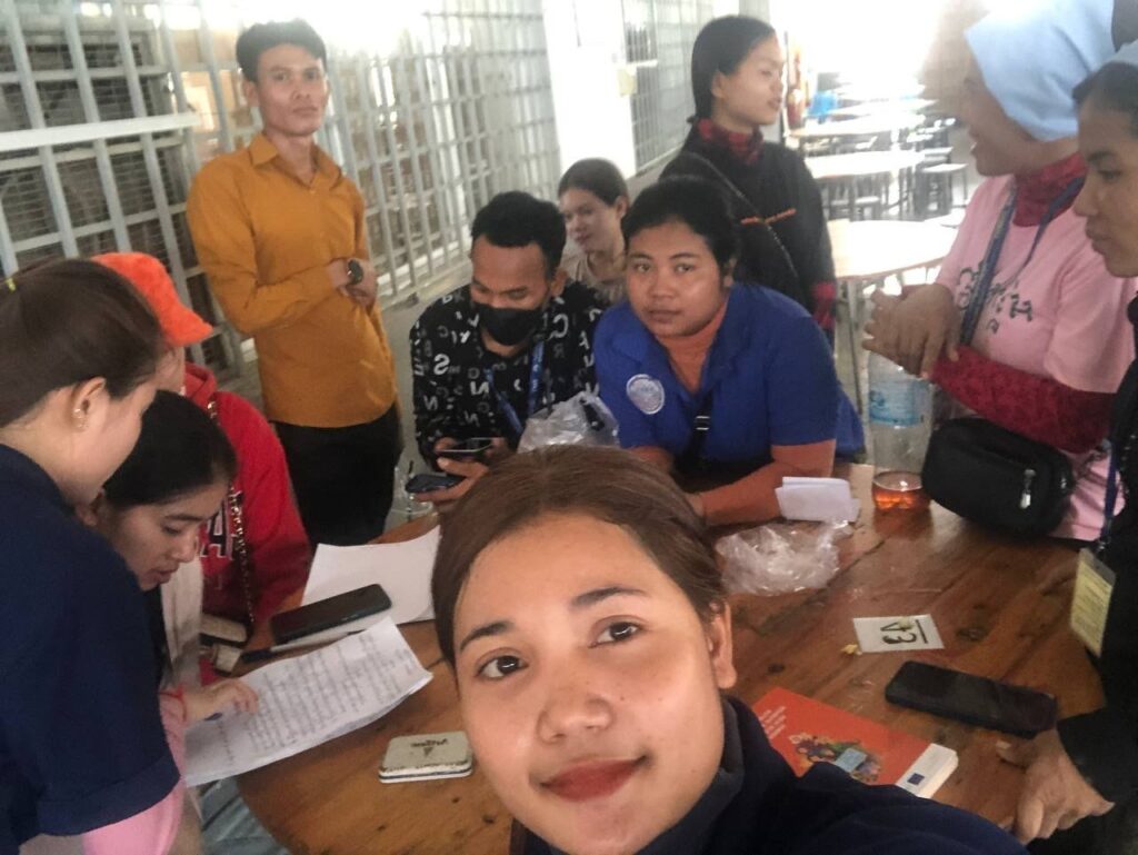 Union secretary and other workers at Sun Shui Shing